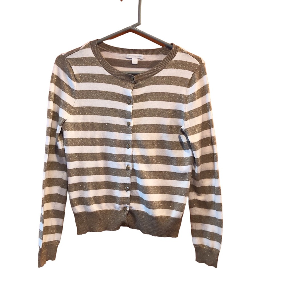 NY & CO WOMEN BUTTON DOWN SWEATER SZ M 
BEIGE/GOLDEN STRIPED ACADEMIA PREPPY